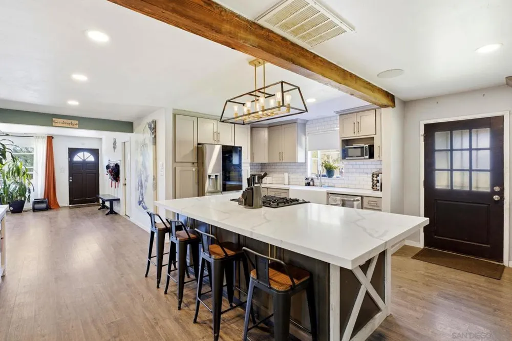 1315 Hillcrest Dr Alpine, CA 91901