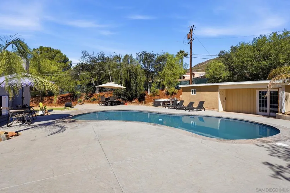 1315 Hillcrest Dr Alpine, CA 91901