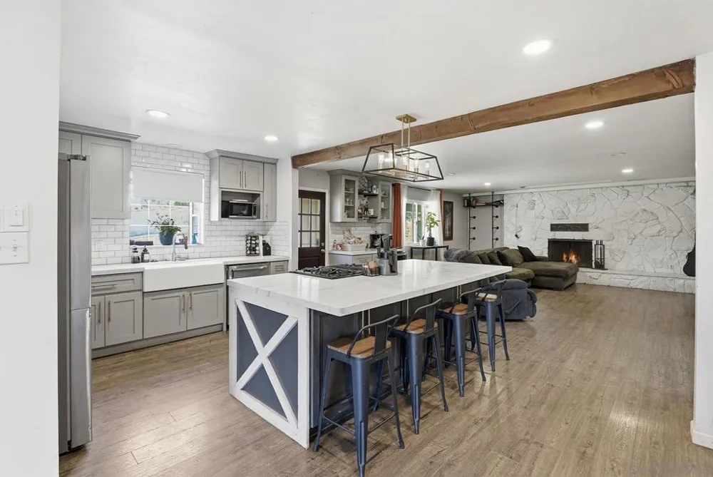 1315 Hillcrest Dr Alpine, CA 91901