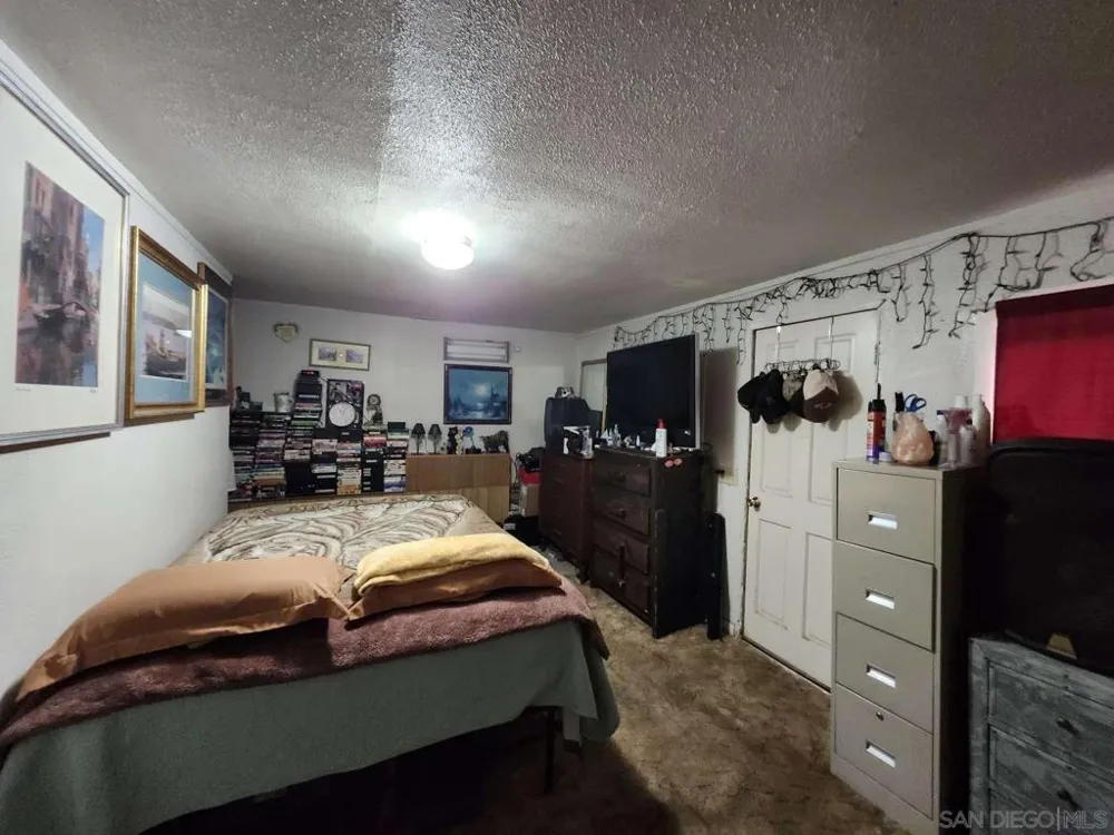 23096 Balsam LN Crestline, CA 92325