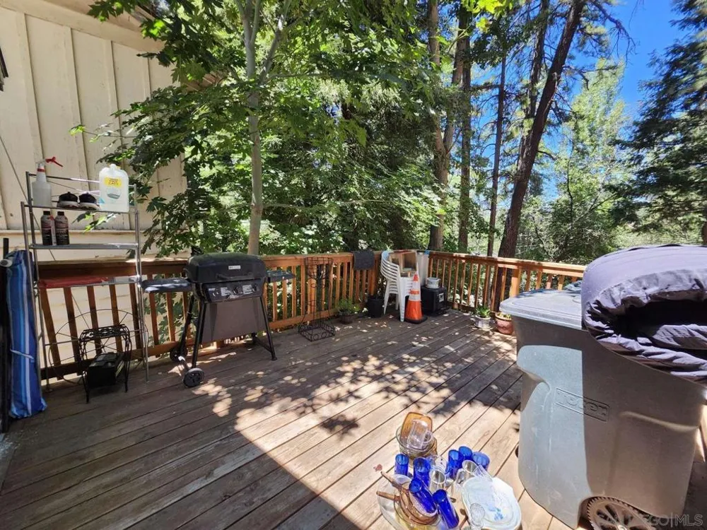23096 Balsam LN Crestline, CA 92325