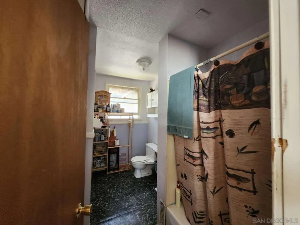 23096 Balsam LN Crestline, CA 92325
