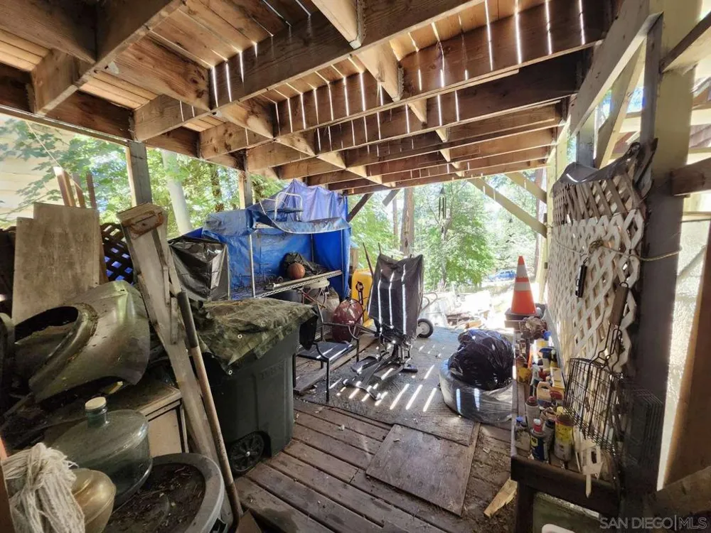 23096 Balsam LN Crestline, CA 92325