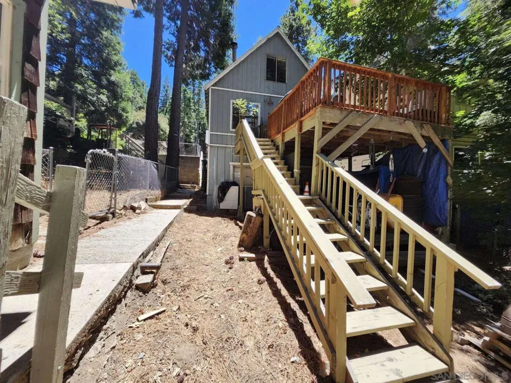 23096 Balsam LN Crestline, CA 92325
