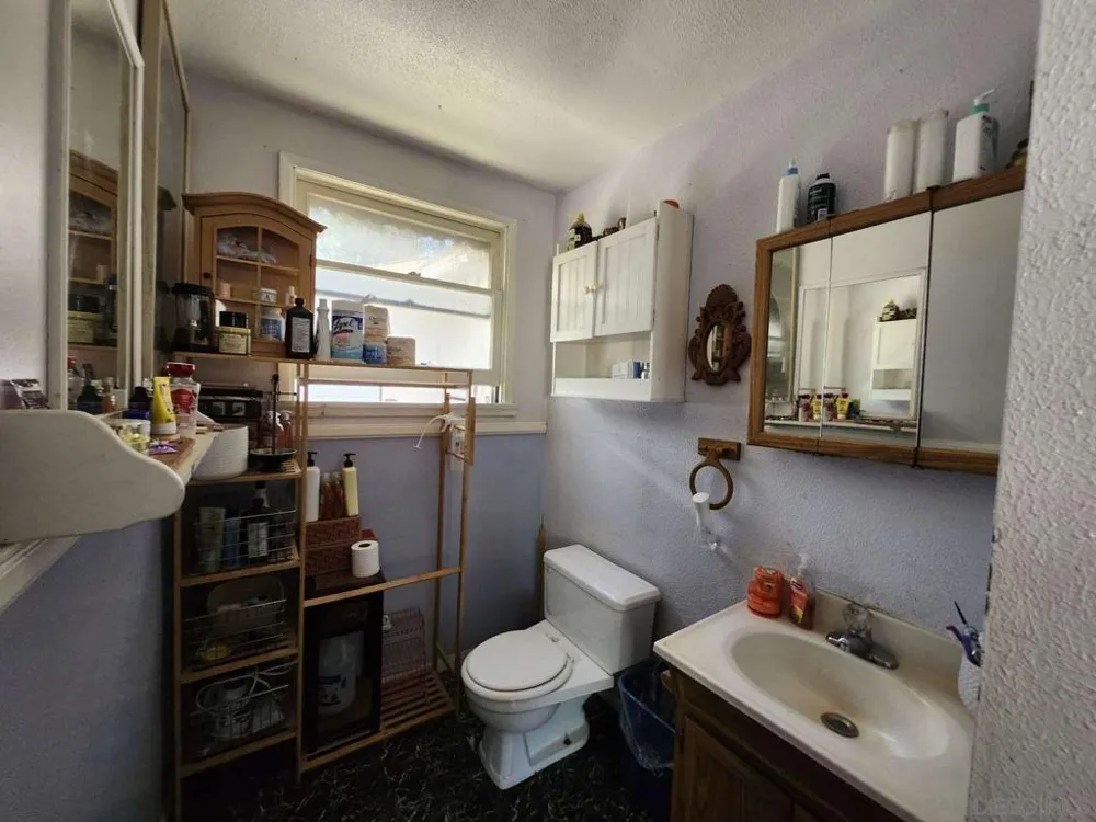 23096 Balsam LN Crestline, CA 92325