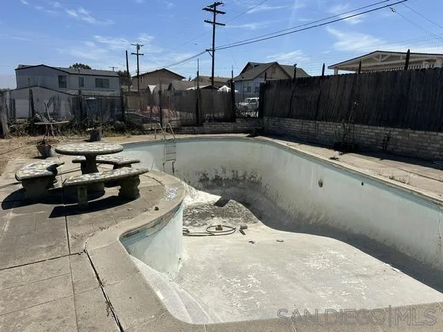 3106 Menlo Ave. San Diego, CA 92105