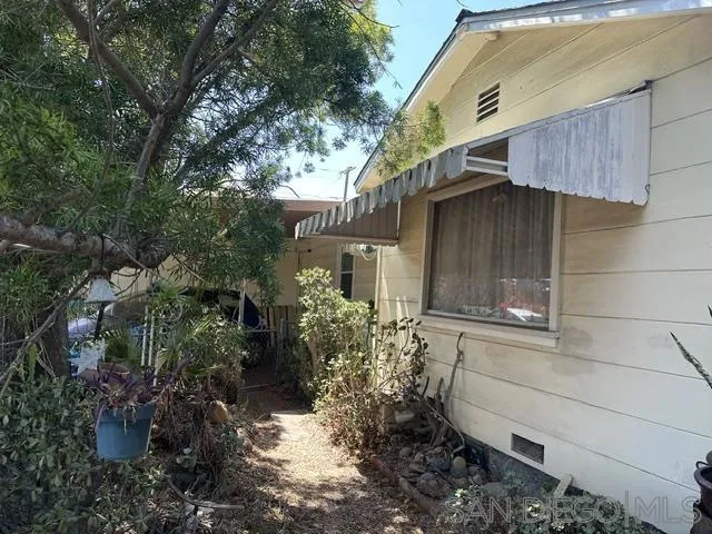 3106 Menlo Ave. San Diego, CA 92105