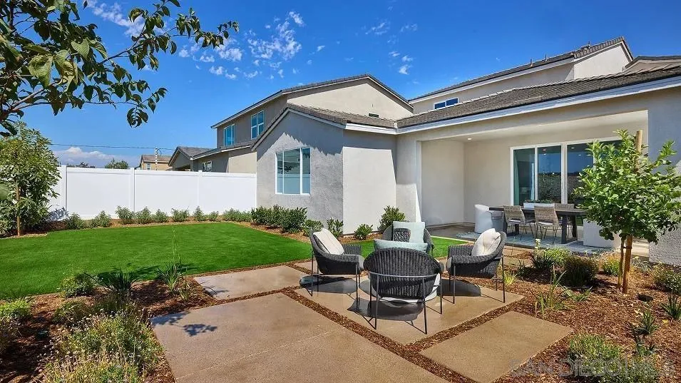 171 Mellano Way Oceanside, CA 92057