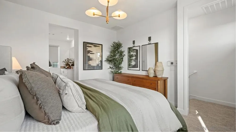 304 Honeysuckle Oceanside, CA 92057