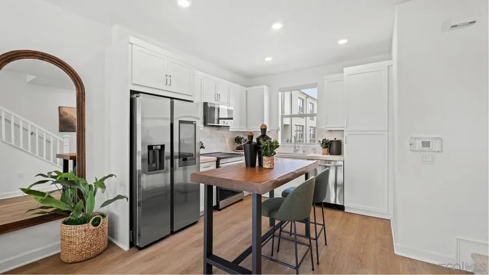 304 Honeysuckle Oceanside, CA 92057