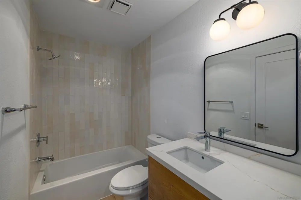 3020 Cowley Way #104 San Diego, CA 92117