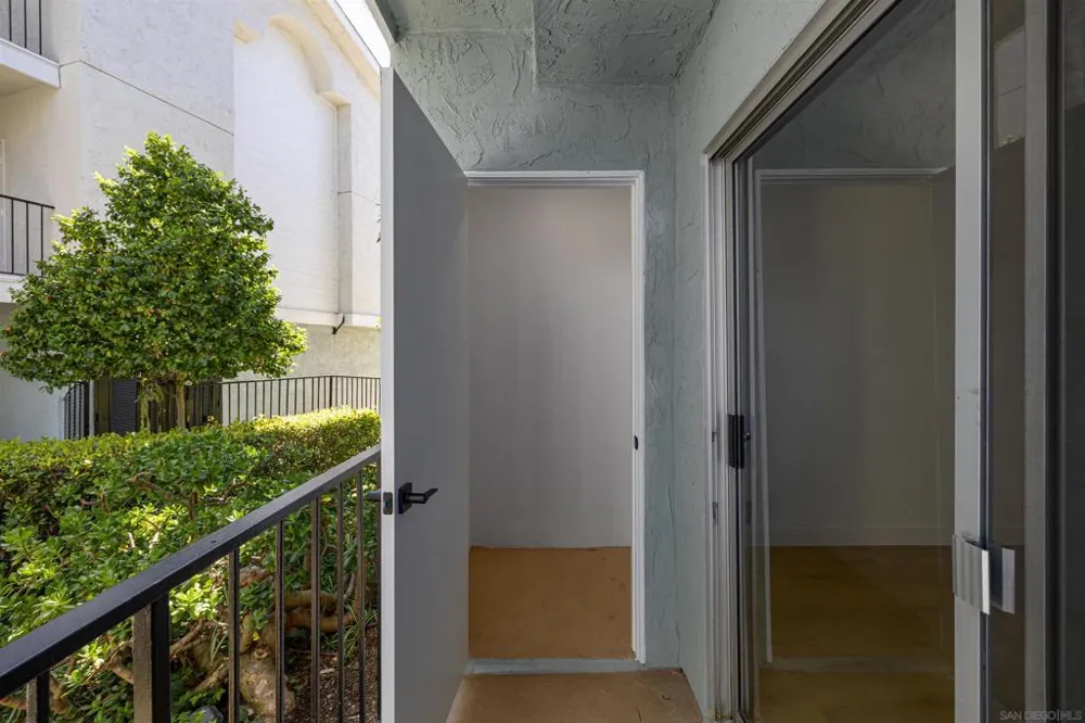 3020 Cowley Way #104 San Diego, CA 92117