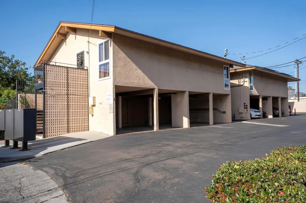 513 Shady Ln #B El Cajon, CA 92021