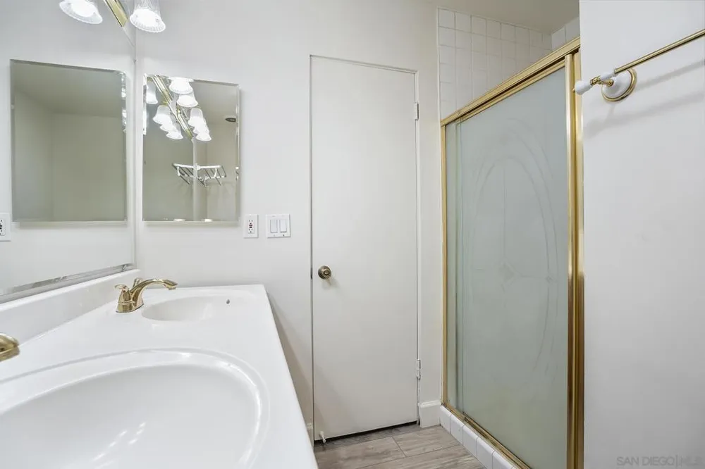 513 Shady Ln #B El Cajon, CA 92021