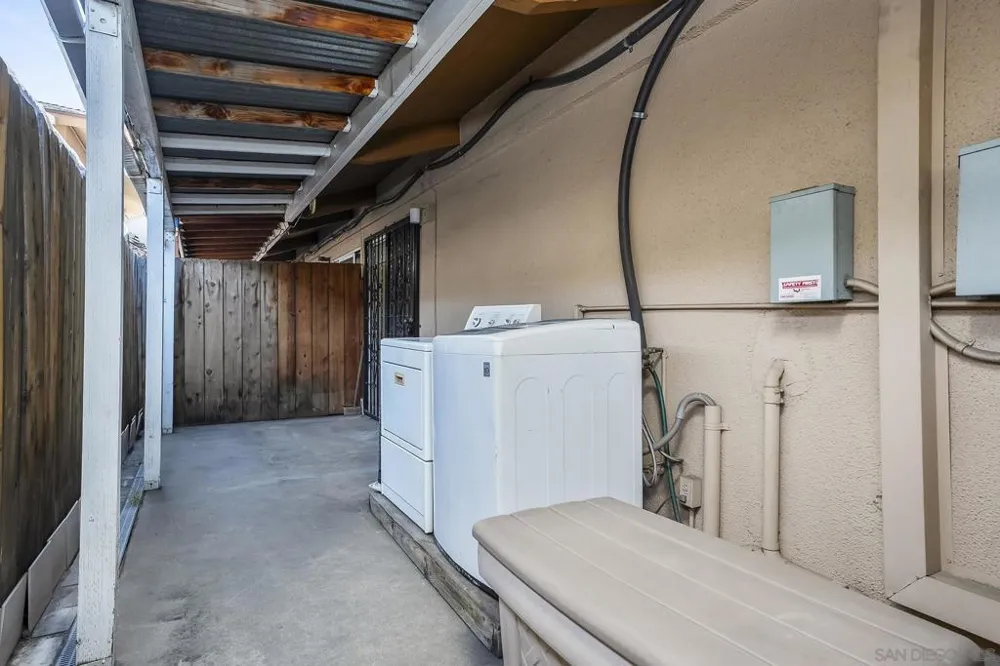 513 Shady Ln #B El Cajon, CA 92021