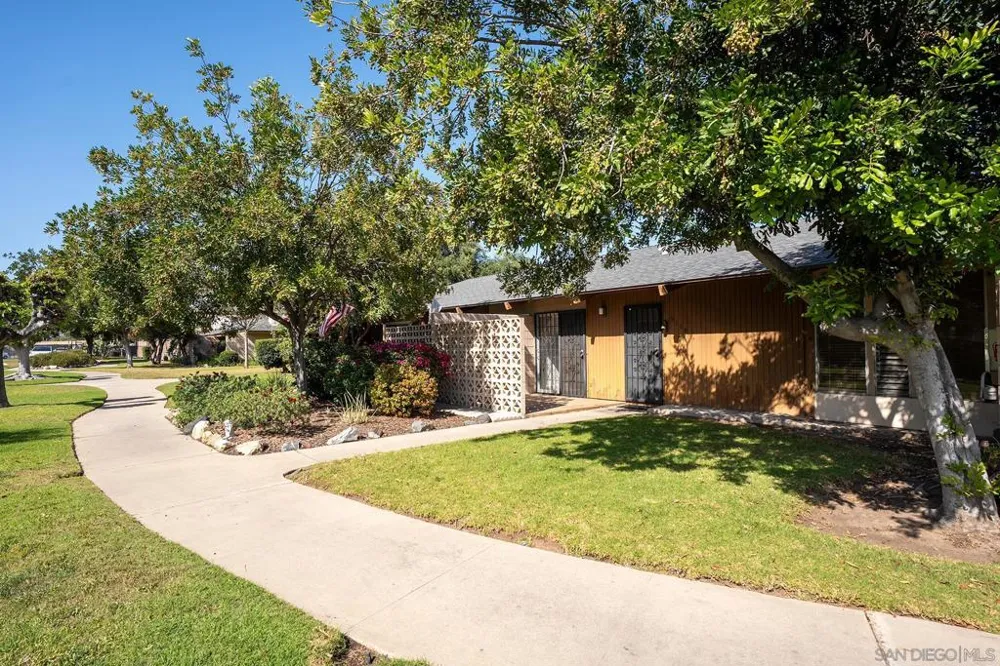 513 Shady Ln #B El Cajon, CA 92021