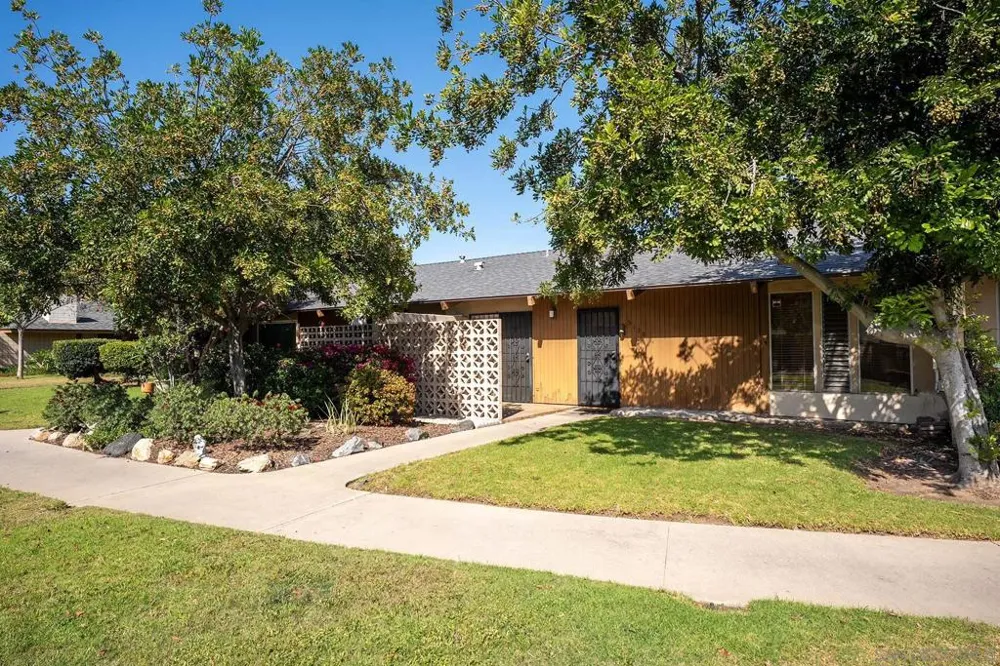 513 Shady Ln #B El Cajon, CA 92021