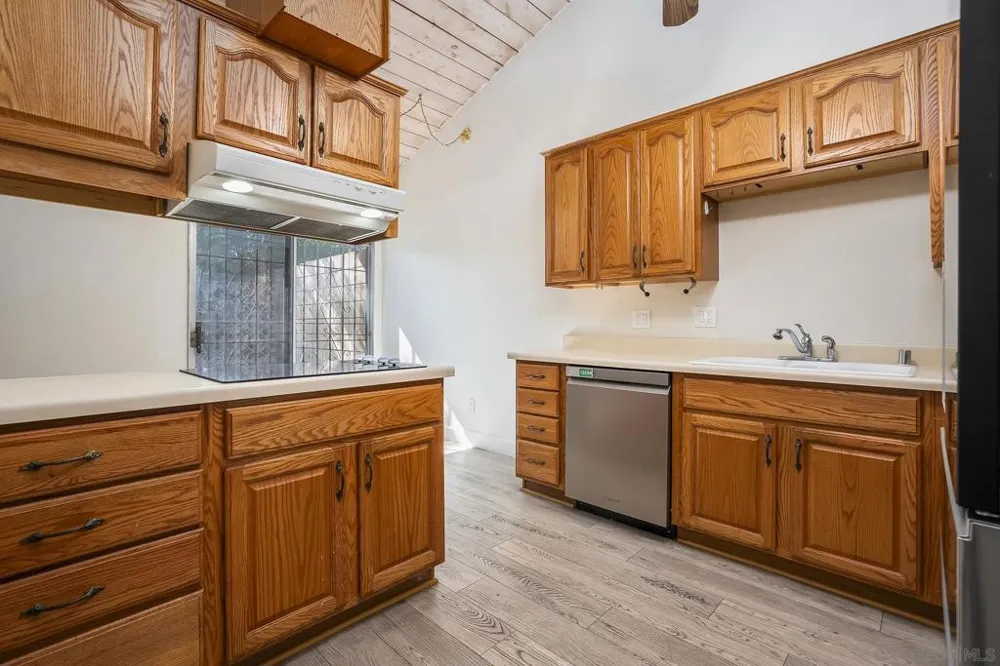 513 Shady Ln #B El Cajon, CA 92021