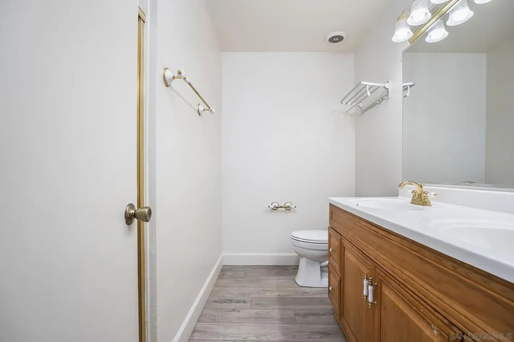 513 Shady Ln #B El Cajon, CA 92021
