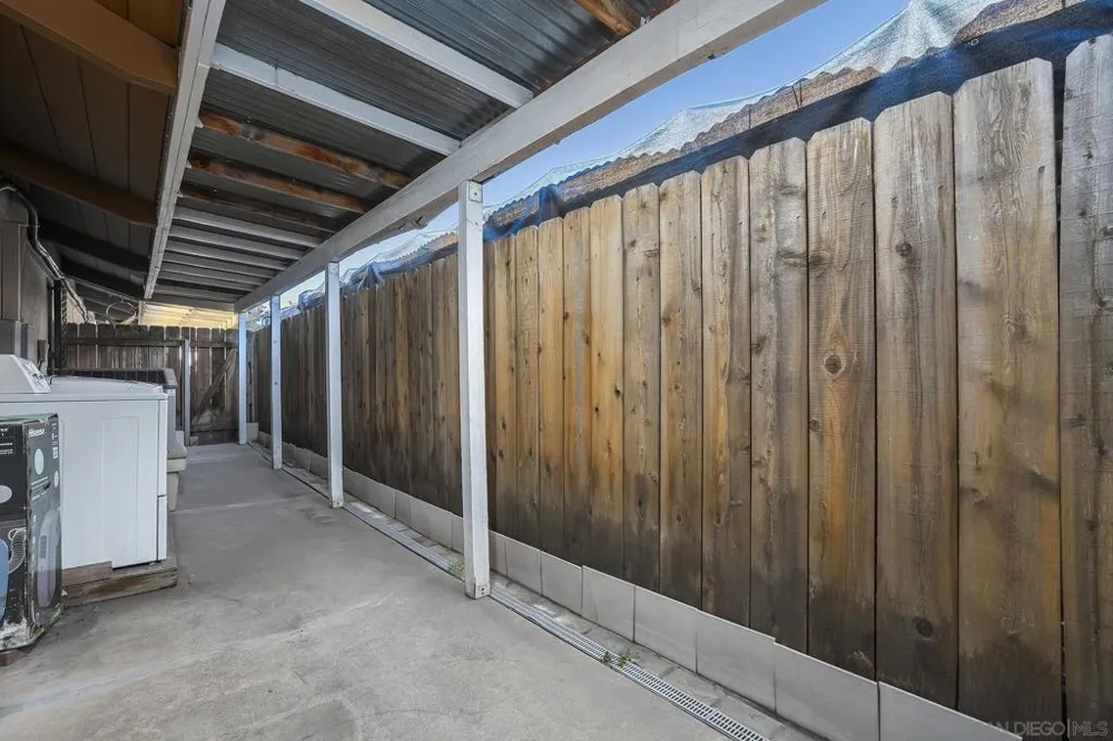 513 Shady Ln #B El Cajon, CA 92021