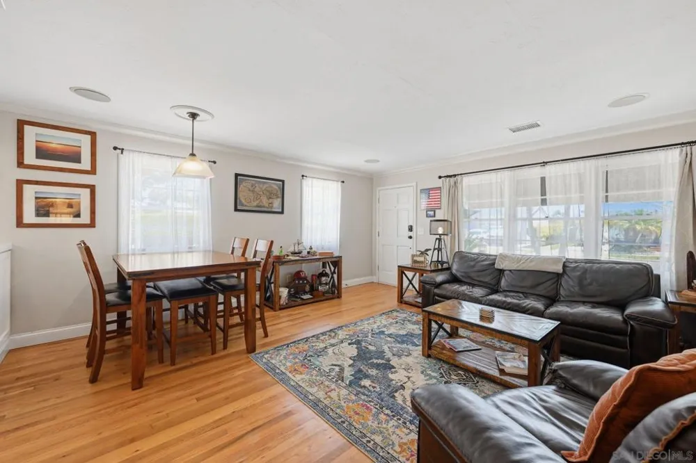 4958 Dick St San Diego, CA 92115