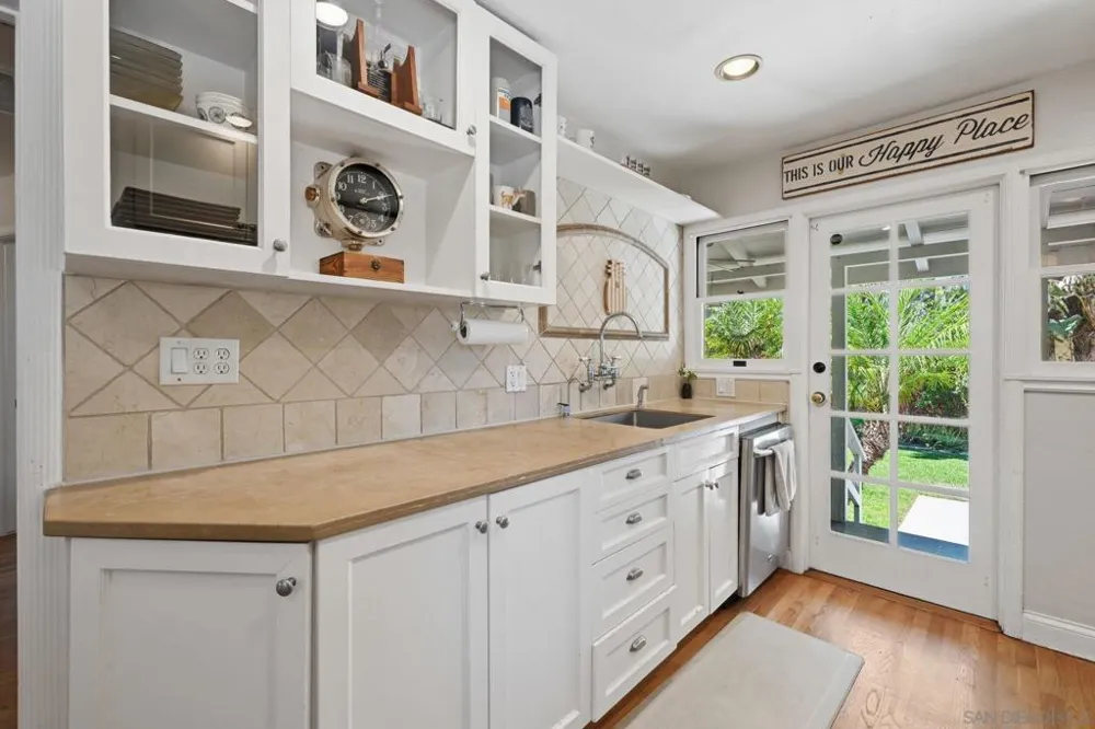 4958 Dick St San Diego, CA 92115