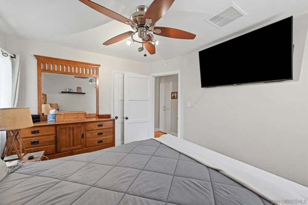 4958 Dick St San Diego, CA 92115