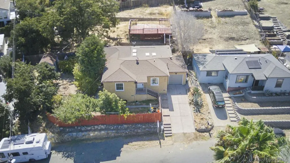 2095 Noble Street Lemon Grove, CA 91945