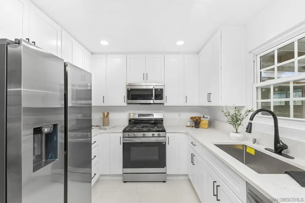 2095 Noble Street Lemon Grove, CA 91945