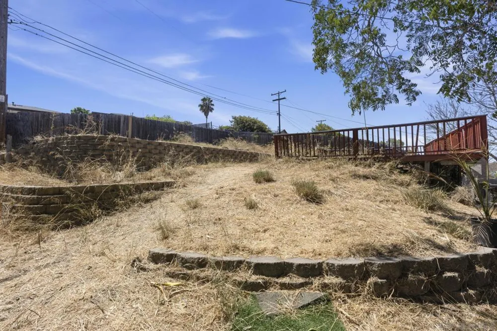 2095 Noble Street Lemon Grove, CA 91945