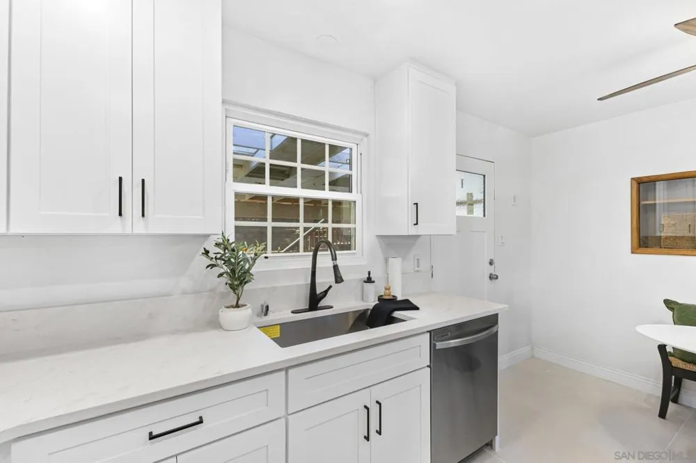 2095 Noble Street Lemon Grove, CA 91945