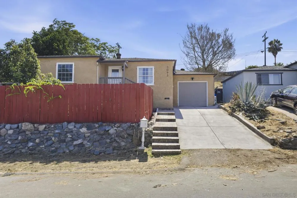 2095 Noble Street Lemon Grove, CA 91945