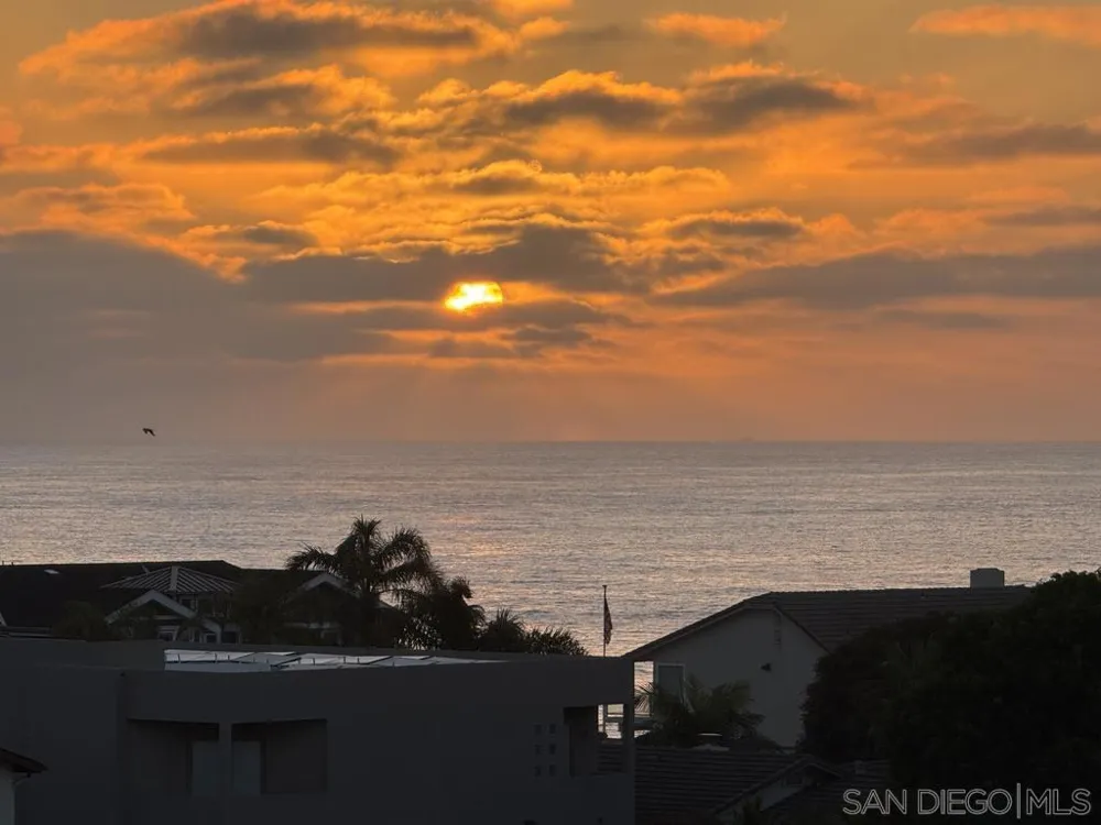 5065 Los Robles Dr. Carlsbad, CA 92008