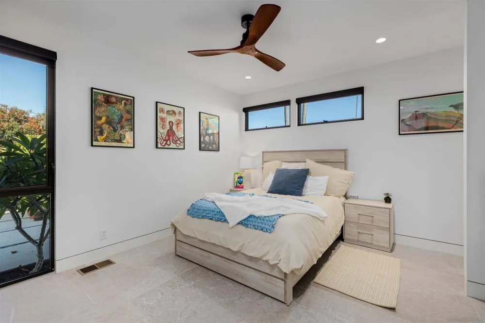 5065 Los Robles Dr. Carlsbad, CA 92008