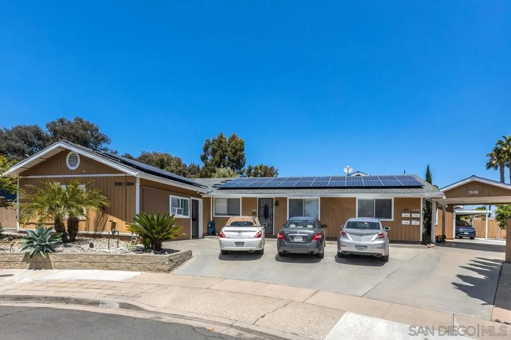 7696 Kiwi St San Diego, CA 92123
