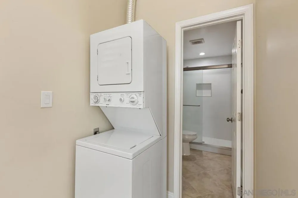 7696 Kiwi St San Diego, CA 92123