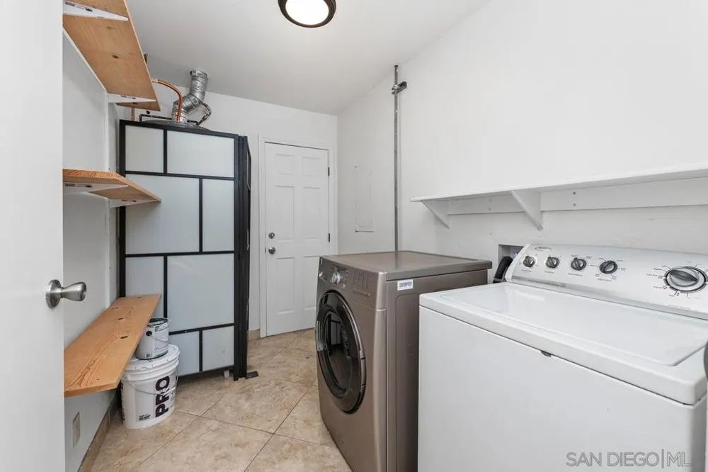7696 Kiwi St San Diego, CA 92123