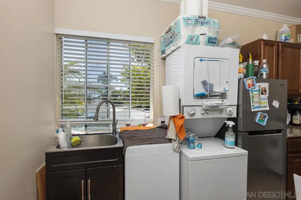 7696 Kiwi St San Diego, CA 92123