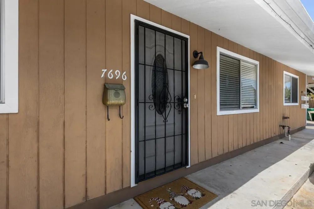 7696 Kiwi St San Diego, CA 92123