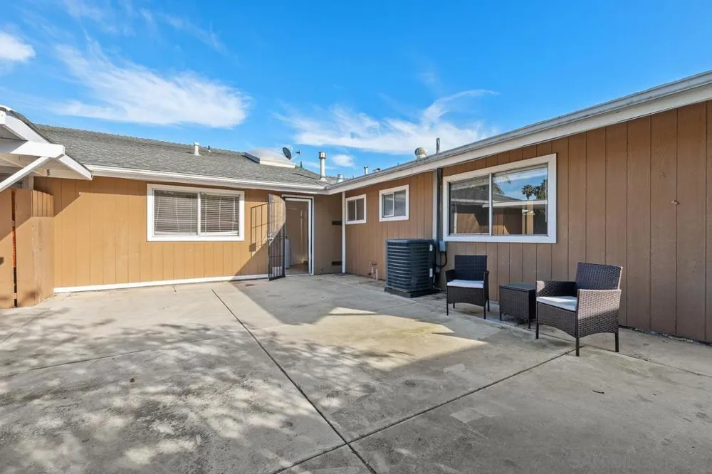7696 Kiwi St San Diego, CA 92123