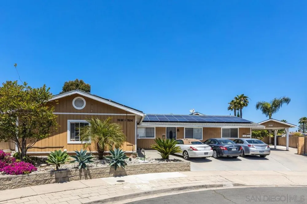 7696 Kiwi St San Diego, CA 92123