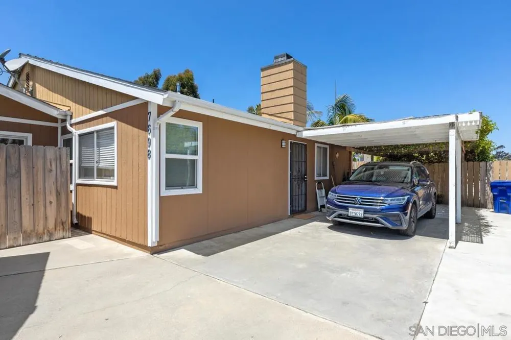 7696 Kiwi St San Diego, CA 92123