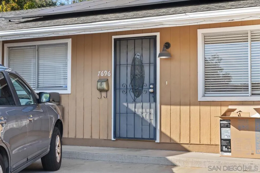 7696 Kiwi St San Diego, CA 92123