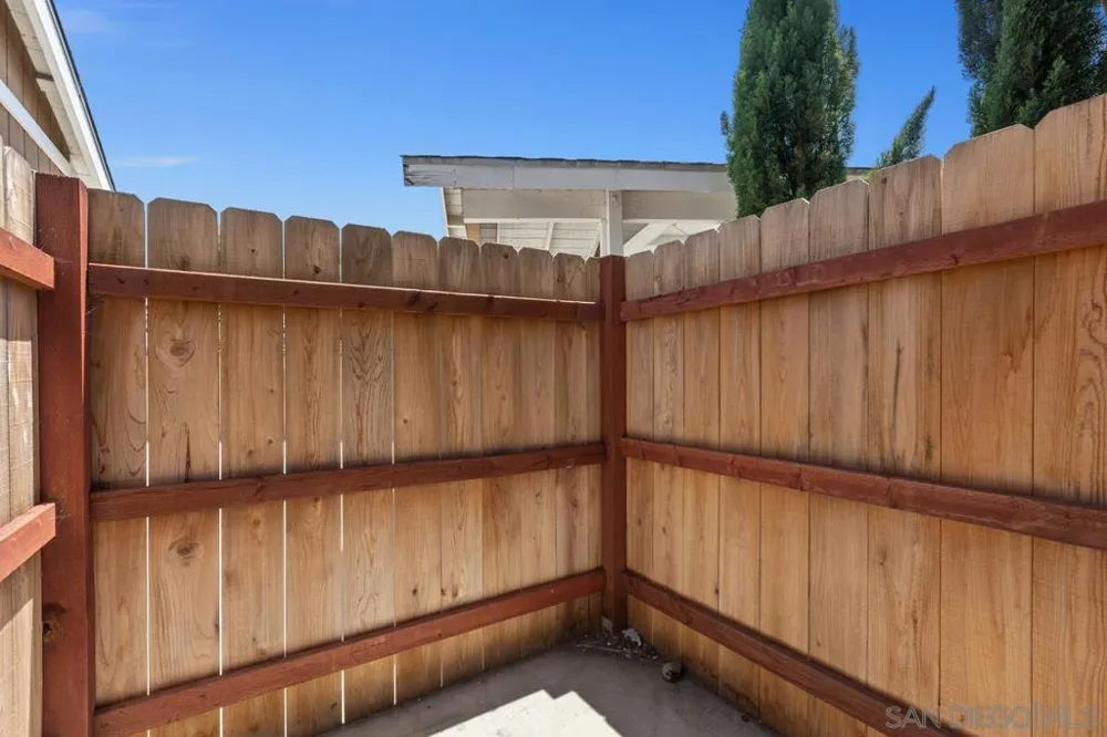 7696 Kiwi St San Diego, CA 92123