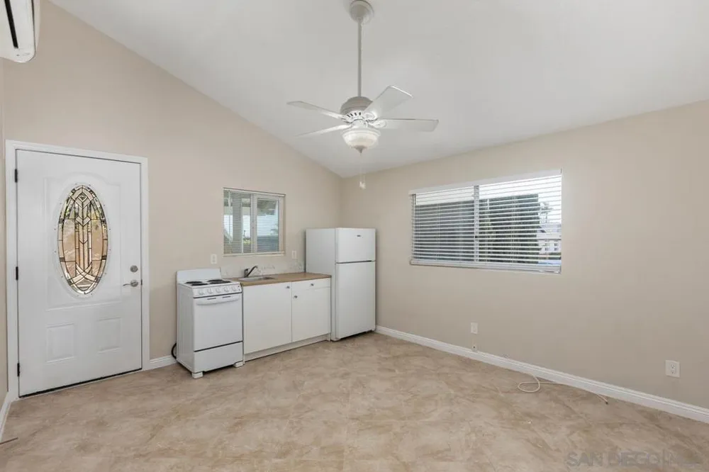 7696 Kiwi St San Diego, CA 92123