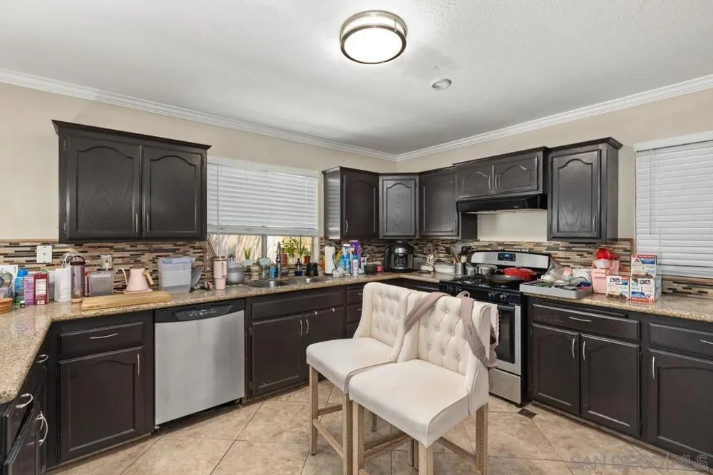 7696 Kiwi St San Diego, CA 92123