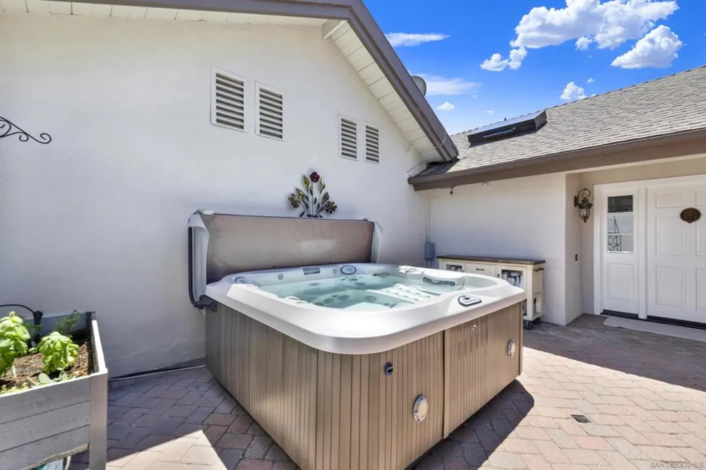 20 Via Alta Vis Bonsall, CA 92003