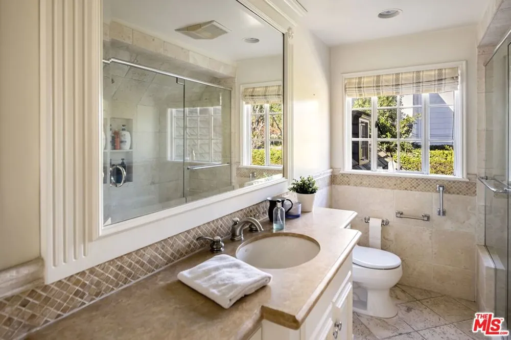 717 Alpine Drive Beverly Hills, CA 90210
