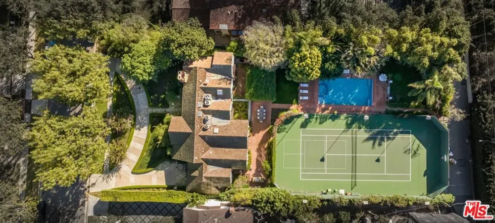 717 Alpine Drive Beverly Hills, CA 90210