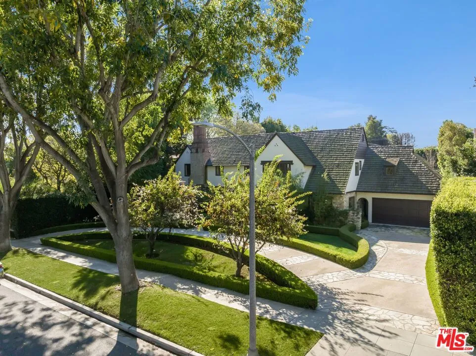 717 Alpine Drive Beverly Hills, CA 90210